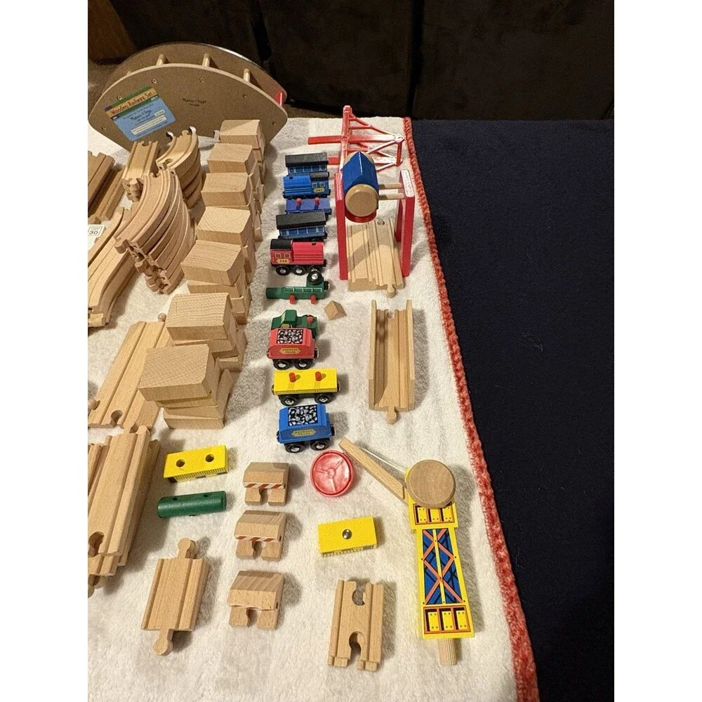 Melissa & Doug #701 Wooden Railway Train Set 130Pc Track Bridge Crane Roundhouse